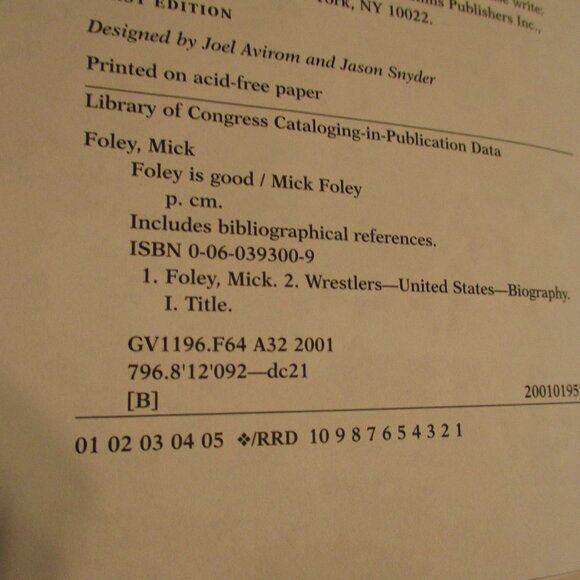 WWE Vintage 2001 Mick Foley Is Good Medium Black White Graphic Wrestling Book - Picture 4 of 7